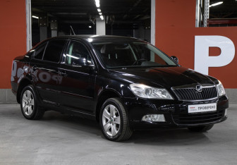 Подержанный автомобиль Skoda Octavia Liftback 2013 года (3 фото)