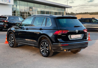 Подержанный автомобиль Volkswagen Tiguan 2019 года (7 фото)