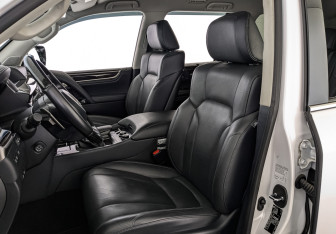 Подержанный автомобиль Lexus LX 2021 года (20 фото)