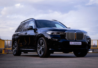 Подержанный автомобиль BMW X7 2020 года (3 фото)