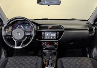 Подержанный автомобиль Kia Rio Hatchback 2020 года (14 фото)