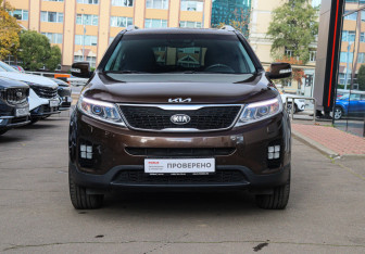Подержанный автомобиль Kia Sorento 2014 года (2 фото)