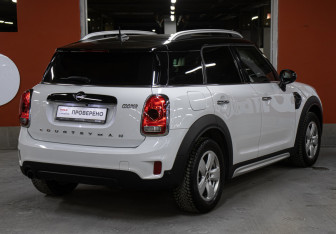 Подержанный автомобиль MINI Countryman 2019 года (5 фото)