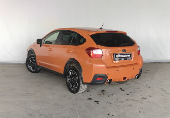 Подержанный автомобиль Subaru XV 2012 года (6 фото)