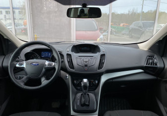 Подержанный автомобиль Ford Kuga 2014 года (11 фото)
