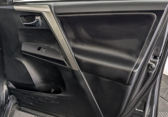 Подержанный автомобиль Toyota RAV4 2014 года (24 фото)