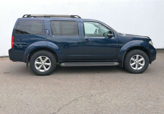 Подержанный автомобиль Nissan Pathfinder 2008 года (4 фото)