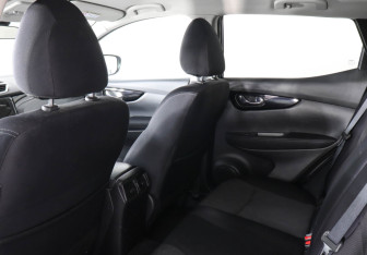 Подержанный автомобиль Nissan Qashqai 2018 года (12 фото)