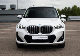 Подержанный автомобиль BMW X1 2024 года (2 фото)