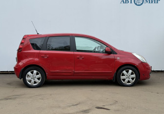 Подержанный автомобиль Nissan Note 2008 года (4 фото)