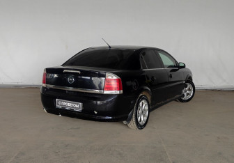 Подержанный автомобиль Opel Vectra Sedan 2006 года (4 фото)