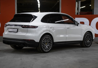 Подержанный автомобиль Porsche Cayenne 2020 года (5 фото)