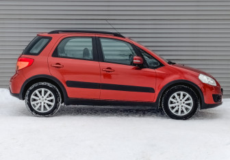 Подержанный автомобиль Suzuki SX4 Hatchback 2011 года (4 фото)