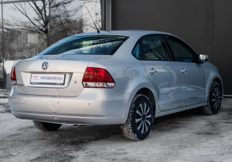 Подержанный автомобиль Volkswagen Polo Sedan 2011 года (5 фото)