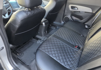 Подержанный автомобиль Chevrolet Cruze Hatchback 2012 года (10 фото)