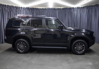 Подержанный автомобиль Toyota Land Cruiser Prado 2024 года (4 фото)
