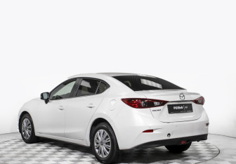 Подержанный автомобиль Mazda 3 Sedan 2016 года (7 фото)