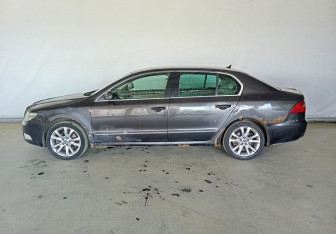 Подержанный автомобиль Skoda Superb Liftback 2010 года (7 фото)