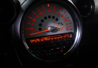 Подержанный автомобиль MINI Paceman 2013 года (19 фото)