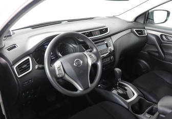 Подержанный автомобиль Nissan Qashqai 2014 года (9 фото)