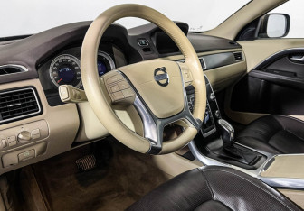 Подержанный автомобиль Volvo XC70 2013 года (13 фото)