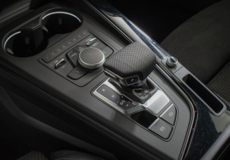 Подержанный автомобиль Audi A5 Liftback 2017 года (15 фото)