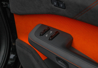 Подержанный автомобиль Zeekr 001 2024 года (16 фото)