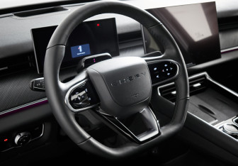 Подержанный автомобиль Chery Tiggo 9 2024 года (13 фото)