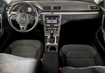 Подержанный автомобиль Volkswagen Passat Sedan 2012 года (9 фото)