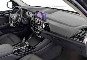 Подержанный автомобиль BMW X3 2021 года (11 фото)