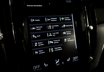 Подержанный автомобиль Volvo XC60 2018 года (29 фото)