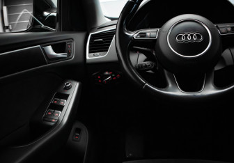 Подержанный автомобиль Audi Q5 2015 года (16 фото)