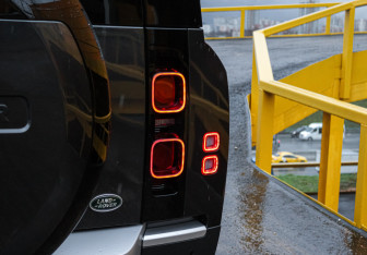 Подержанный автомобиль Land Rover Defender Suv 2022 года (19 фото)