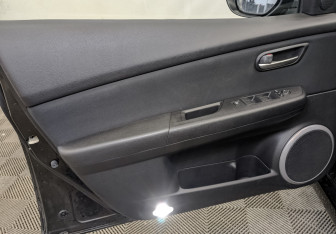 Подержанный автомобиль Mazda 6 Wagon 2008 года (19 фото)