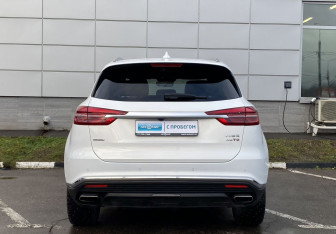 Подержанный автомобиль Hongqi HS5 2023 года (6 фото)