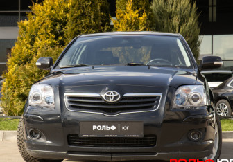 Подержанный автомобиль Toyota Avensis Sedan 2006 года (22 фото)