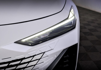 Подержанный автомобиль Changan UNI-V 2023 года (17 фото)