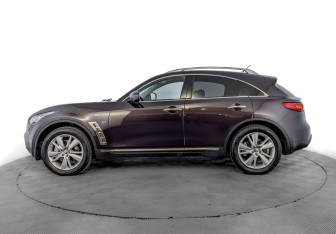 Подержанный автомобиль Infiniti QX70 2016 года (8 фото)