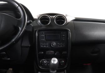 Подержанный автомобиль Renault Duster 2014 года (14 фото)