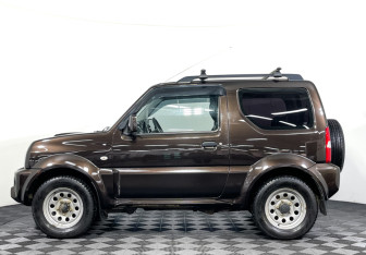 Подержанный автомобиль Suzuki Jimny 2018 года (8 фото)