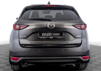 Подержанный автомобиль Mazda CX-5 2022 года (6 фото)