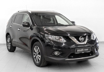 Подержанный автомобиль Nissan X-Trail 2015 года (3 фото)