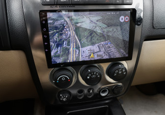 Подержанный автомобиль Hummer H3 Suv 2009 года (18 фото)