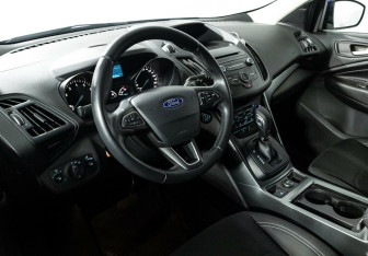 Подержанный автомобиль Ford Kuga 2019 года (7 фото)