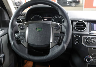 Подержанный автомобиль Land Rover Discovery 2009 года (18 фото)
