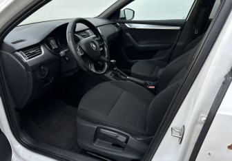 Подержанный автомобиль Skoda Octavia Liftback 2013 года (9 фото)