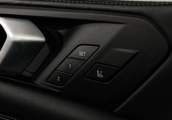 Подержанный автомобиль BMW X5 M 2020 года (21 фото)