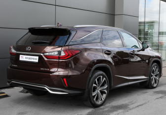 Подержанный автомобиль Lexus RX 2018 года (5 фото)
