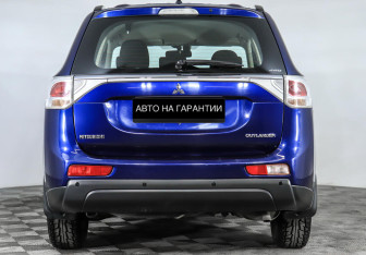 Подержанный автомобиль Mitsubishi Outlander 2013 года (4 фото)