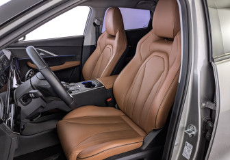 Подержанный автомобиль Omoda C5 2023 года (20 фото)